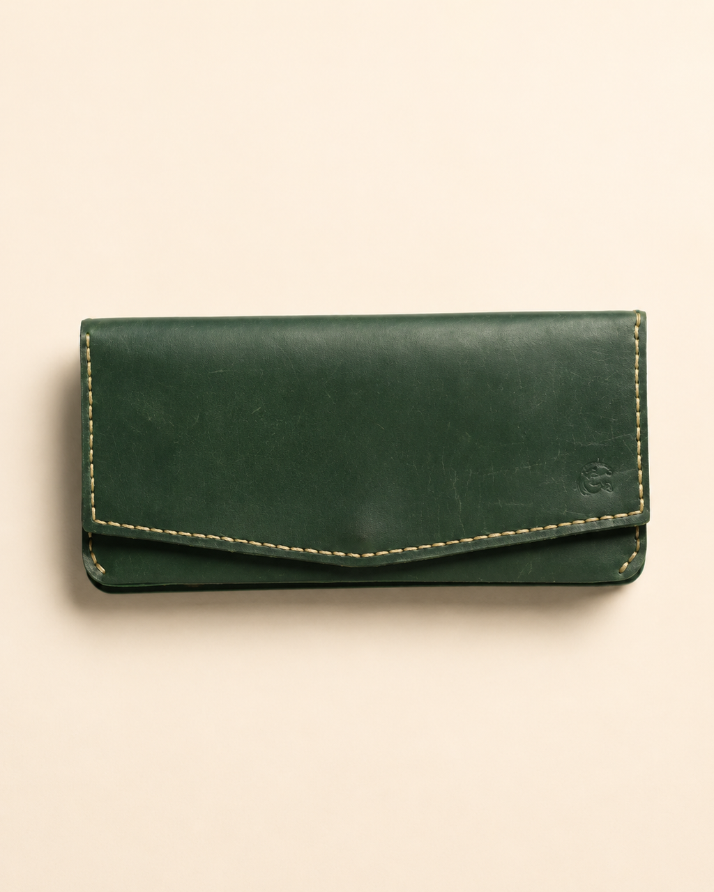 The Cleopatra ladies wallet in emerald green full-grain leather — front view | Kordovan Pakistan
