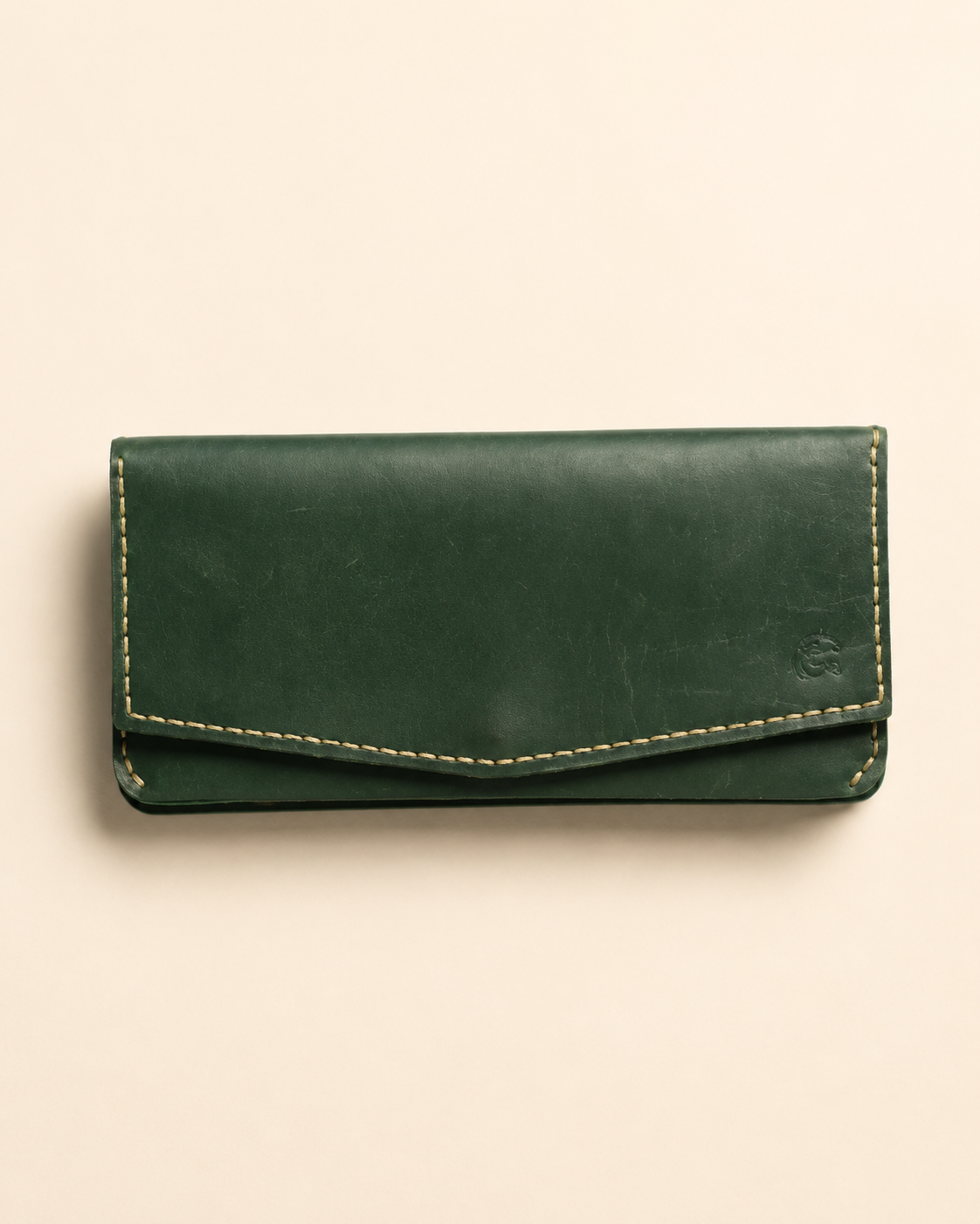 The Cleopatra ladies wallet in emerald green full-grain leather — front view | Kordovan Pakistan