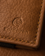 Close-up of the milled cow leather grain on the camel ILLUSION magic wallet