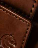 Kodo Vertical 2.0 open — pull-strap card access, suede lining and front cash slip pocket