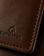 Close-up of the soft brown sheep leather grain on the Rigor Lite wallet
