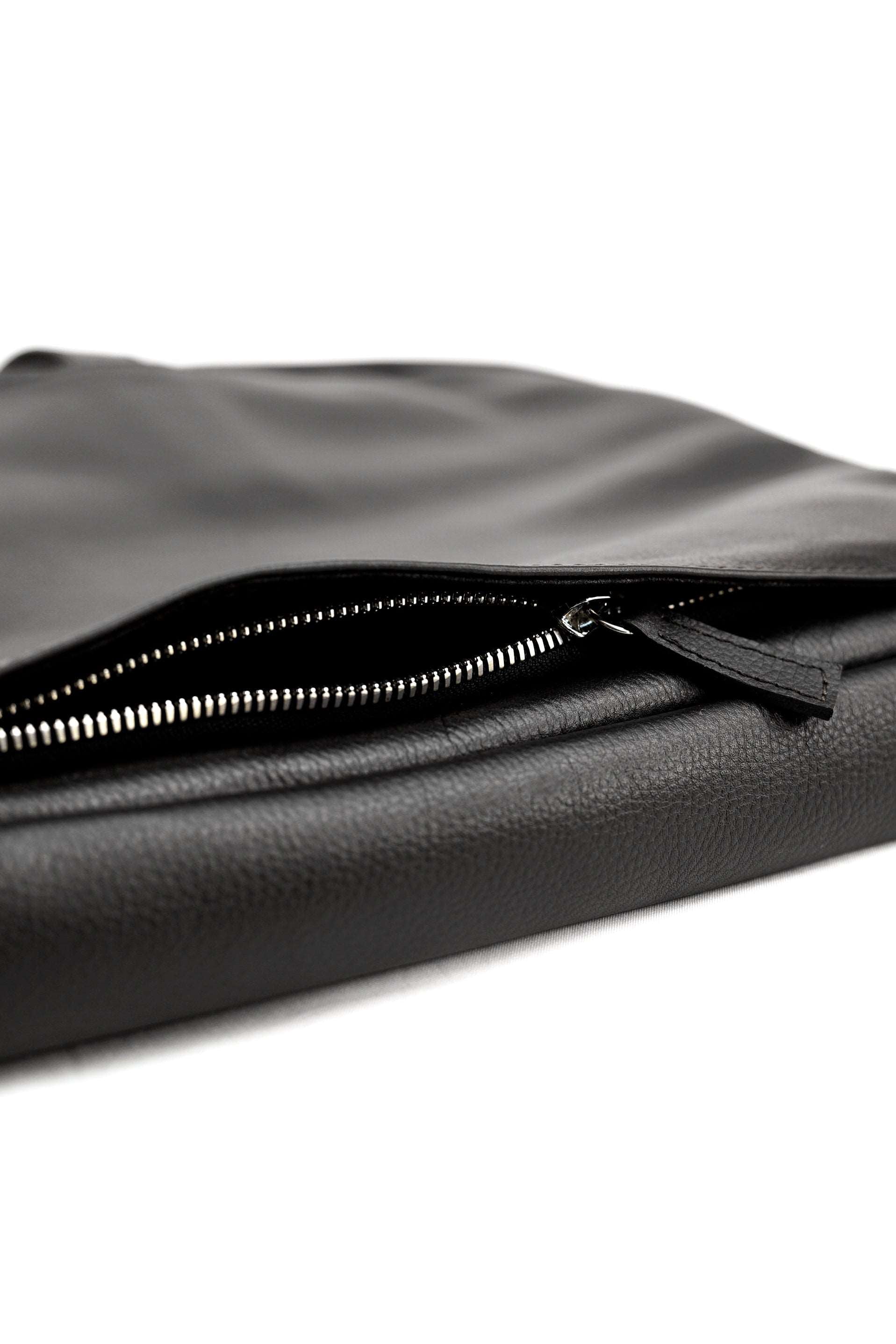 The Millennial // Sleek laptop Bag