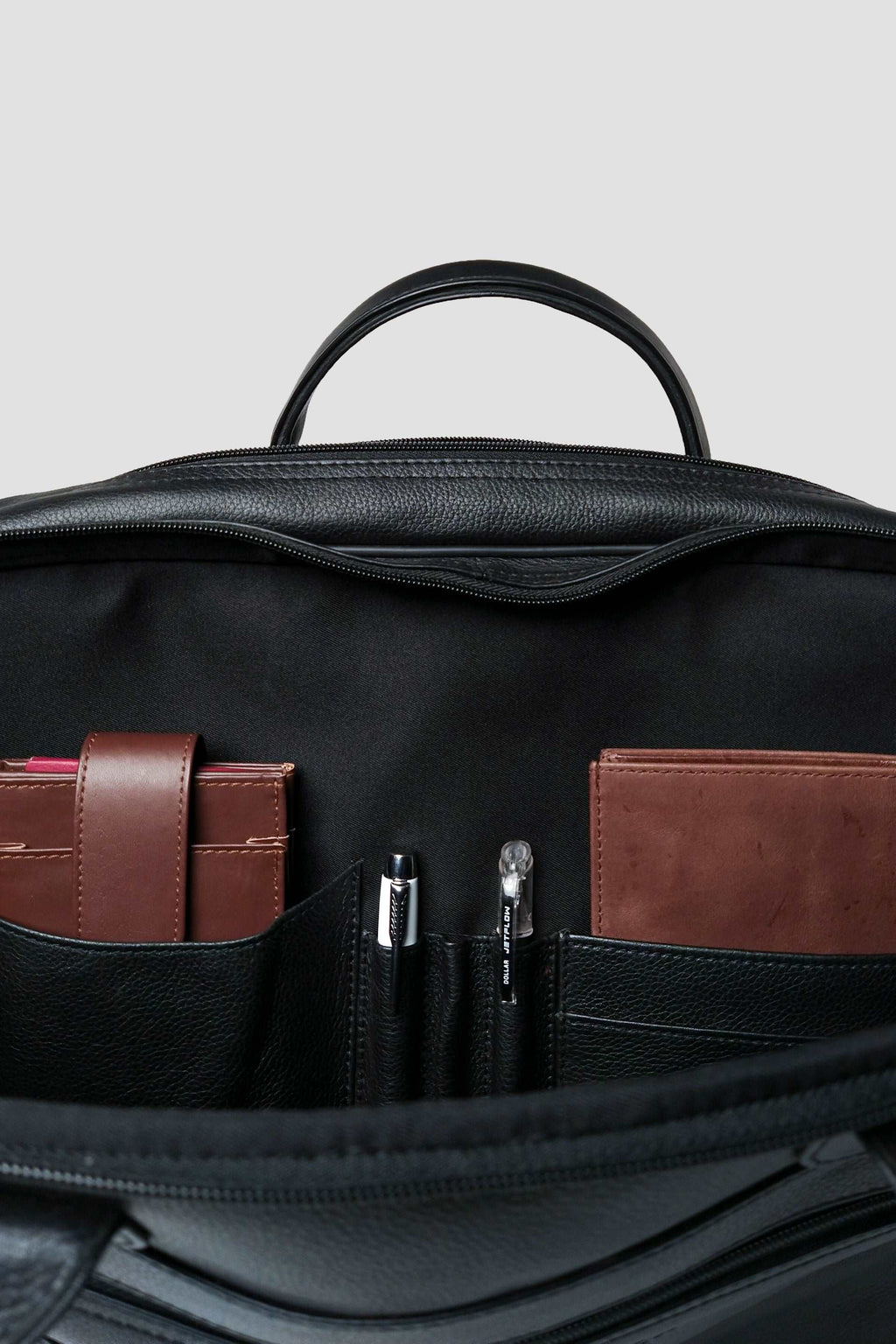 Double Pocket Extendable Travel laptop Bag // Natural Milld Leather Black - Kordovan