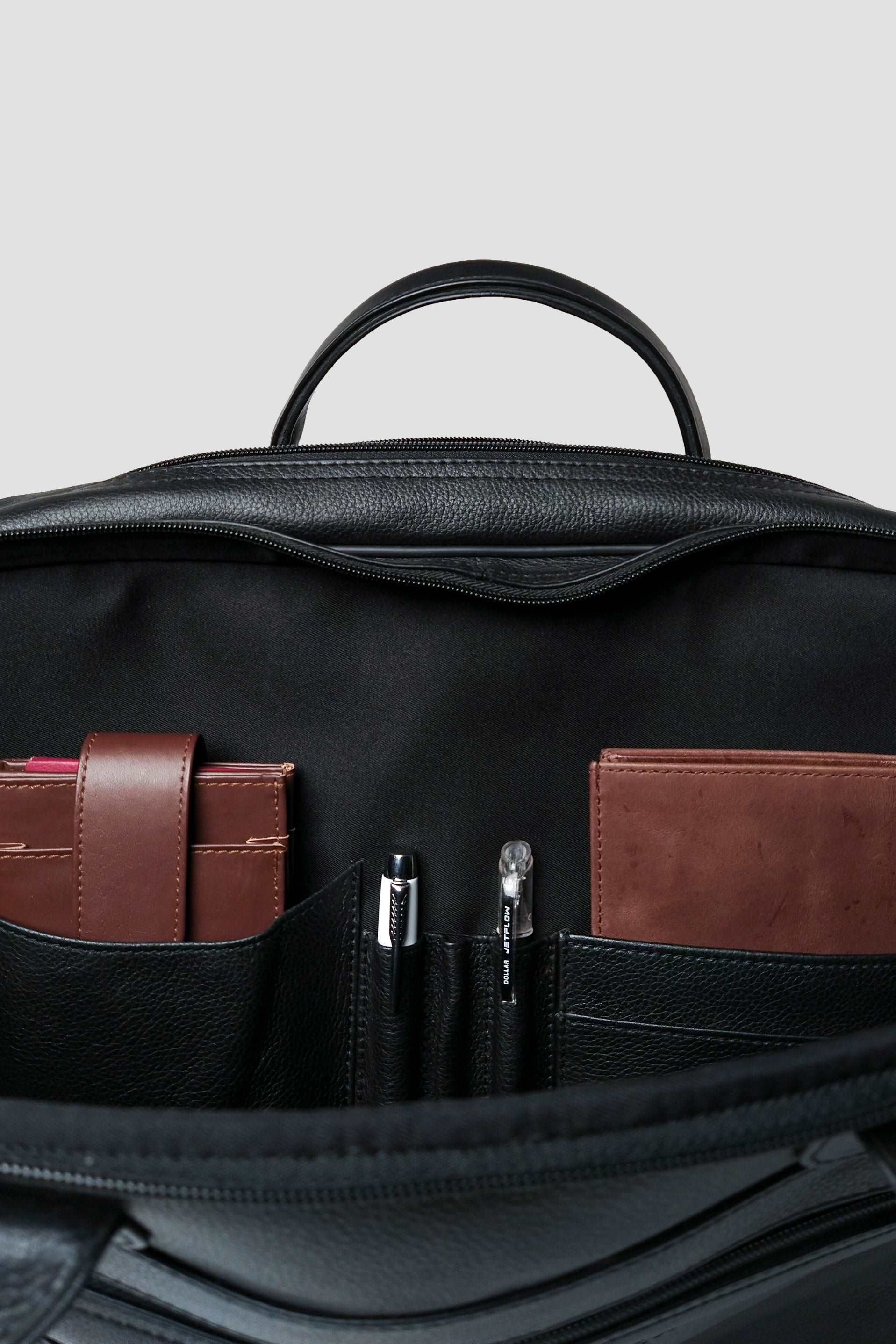 Double Pocket Extendable Travel laptop Bag // Natural Milld Leather Black - Kordovan