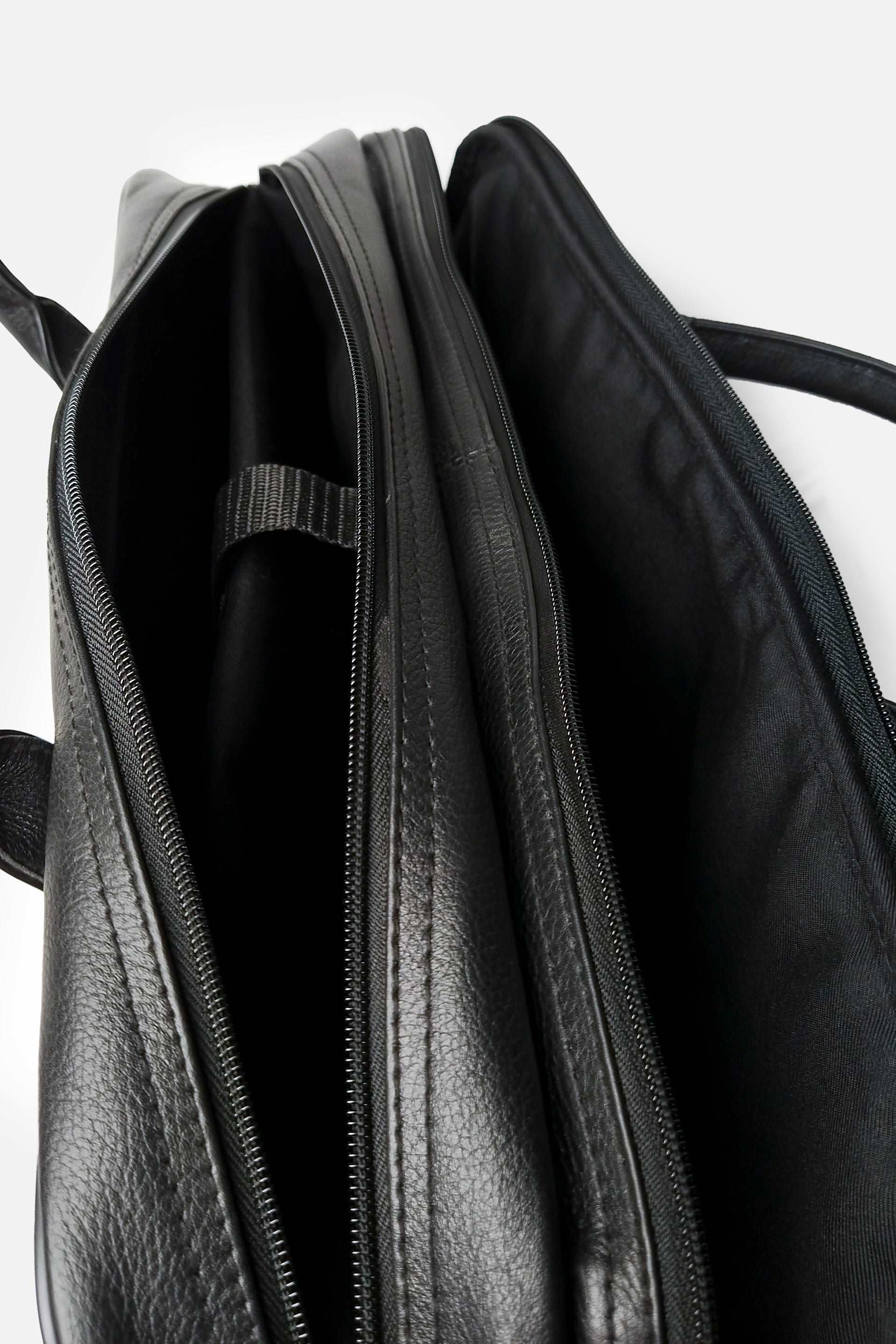 Double Pocket Extendable Travel laptop Bag // Natural Milld Leather Black - Kordovan