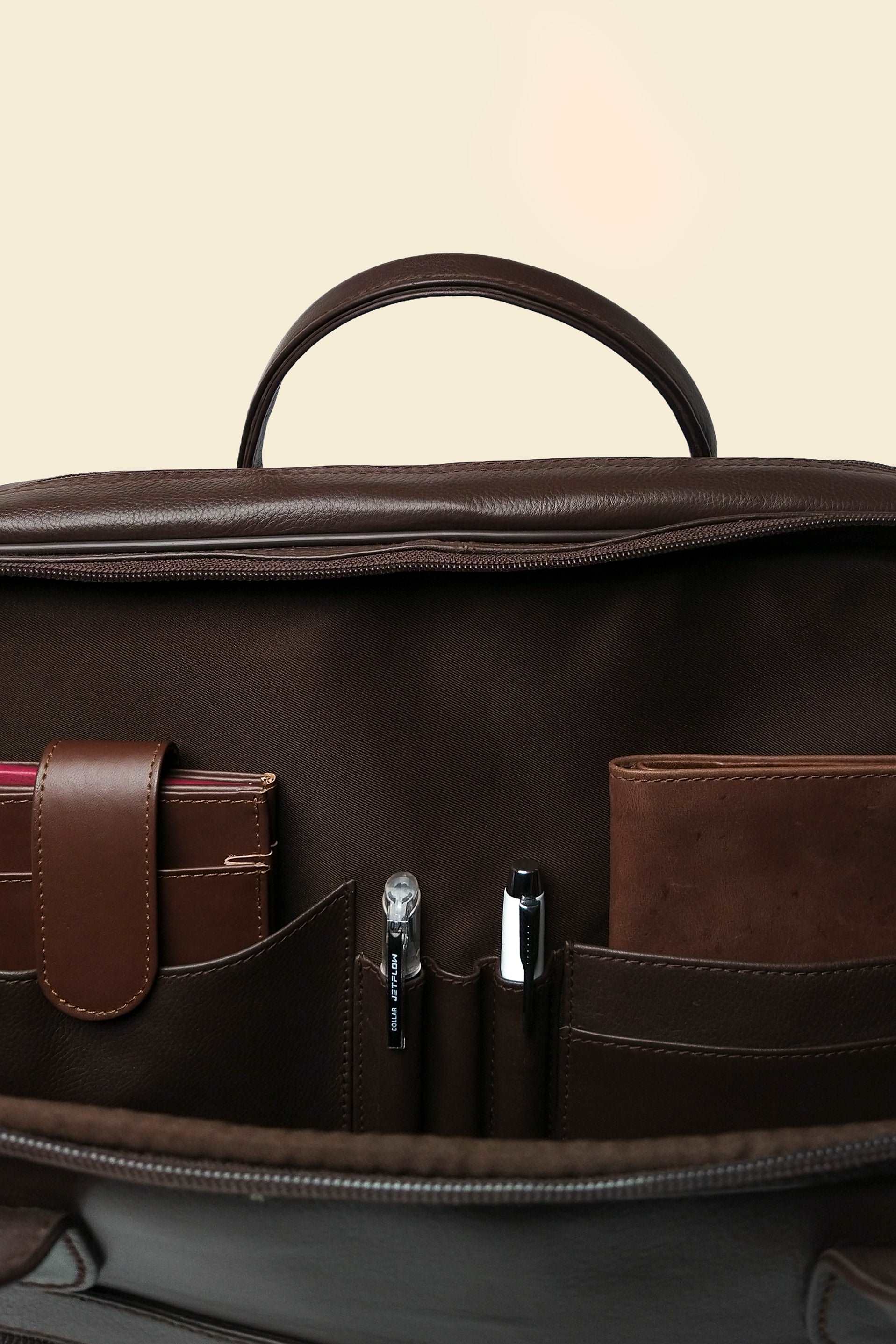 Double Pocket Extendable Travel laptop Bag // Natural Milld Leather Brown - Kordovan