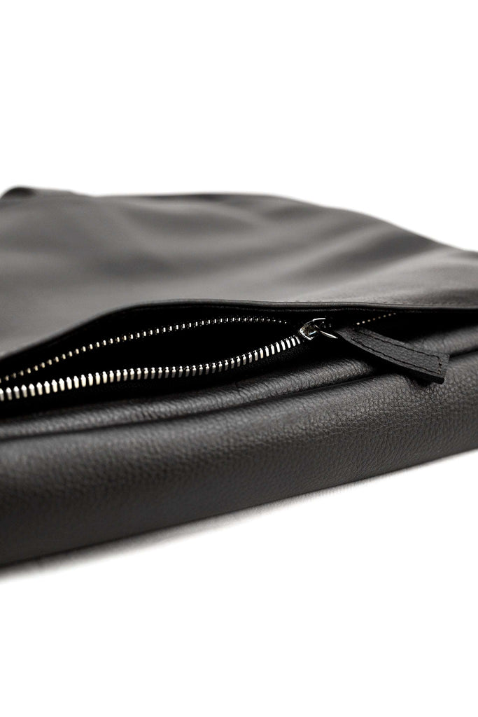 Natural Milled Sleek laptop Bag // Black