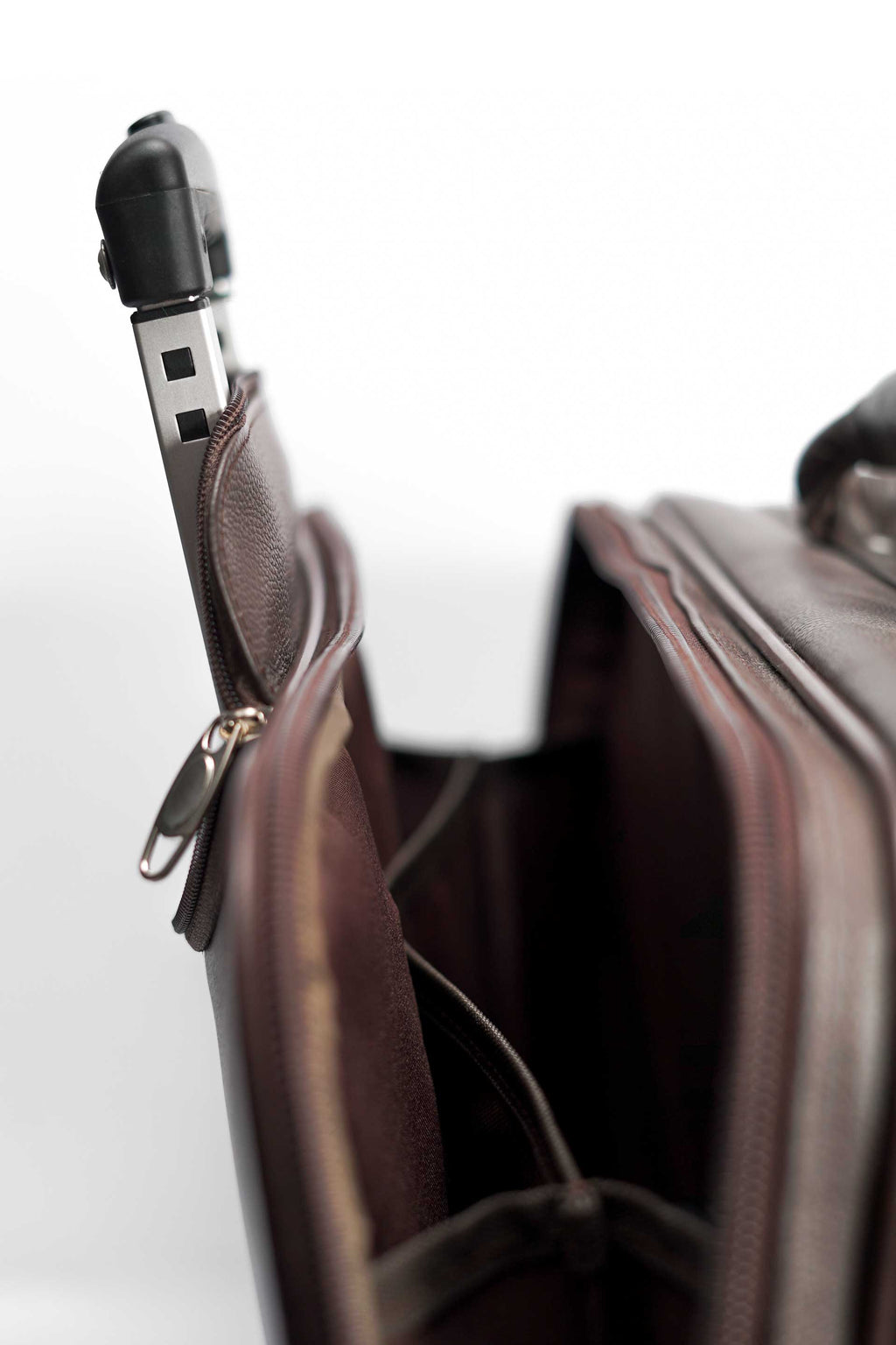 The Travel Mate Trolley Bag // Brown - Kordovan